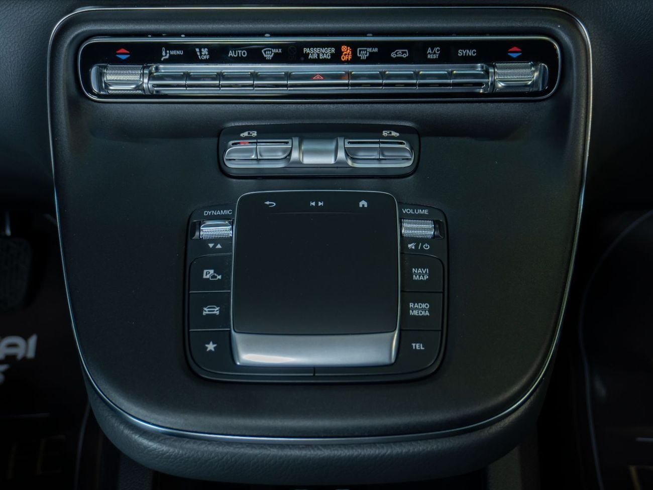 Mercedes Benz V300 AVANTGARDE 6 Seater VIP Interior | Mercedes Warranty