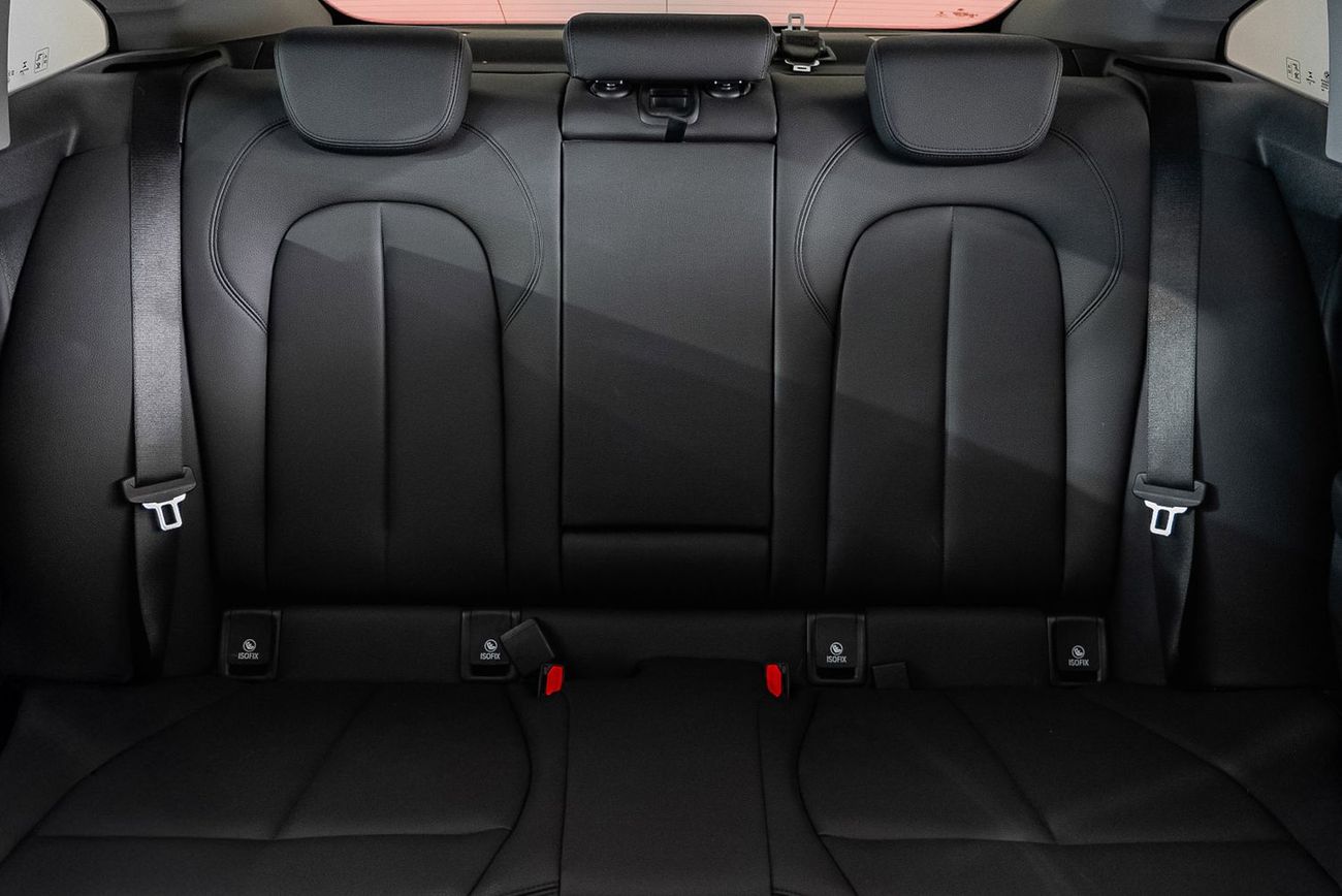 بي أم دبليو 218 Std 1.5L