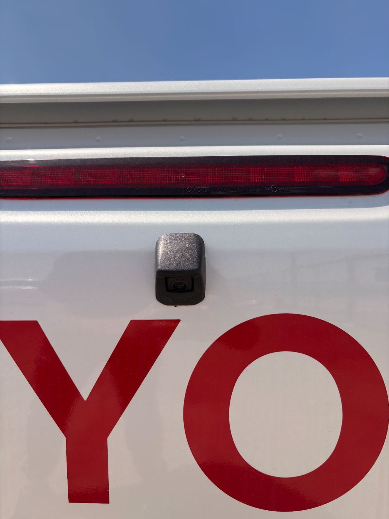 تويوتا هيلوكس Toyota Hilux 2.4L - SR5 4x4 Automatic Diesel - Full Option