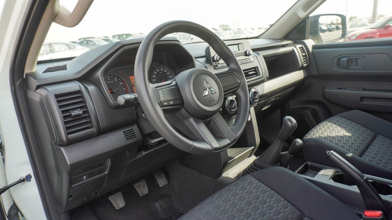 Mitsubishi L200 Brand New Mitsubishi L200 GLS 2025 Export 2.4L 4WD M/T|White/Black|L200-GLX-P-4WD-25|