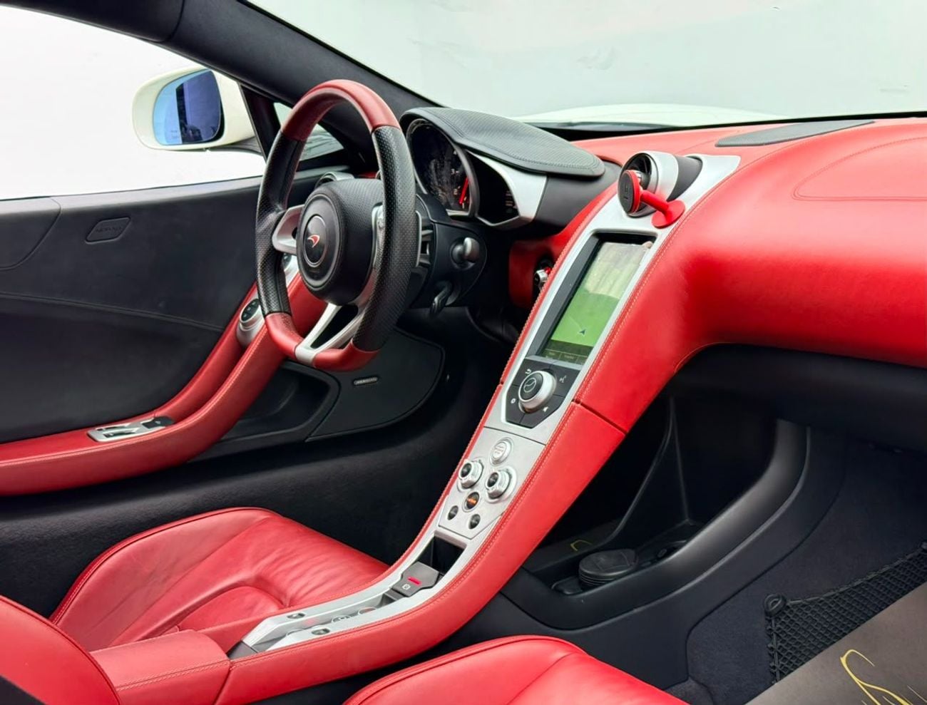 McLaren 650S 2016 McLaren 650 S Coupe, Full Service History, Very Low Km, Fully Loaded, Excellent Condition, GCC