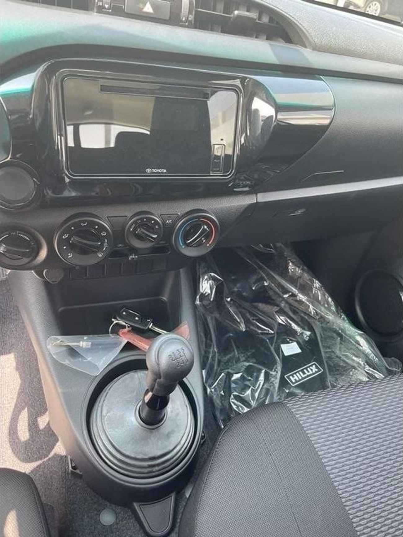 تويوتا هيلوكس 2025 Toyota Hilux DLX-G1 DC 2.4L MT Diesel (Power Window)