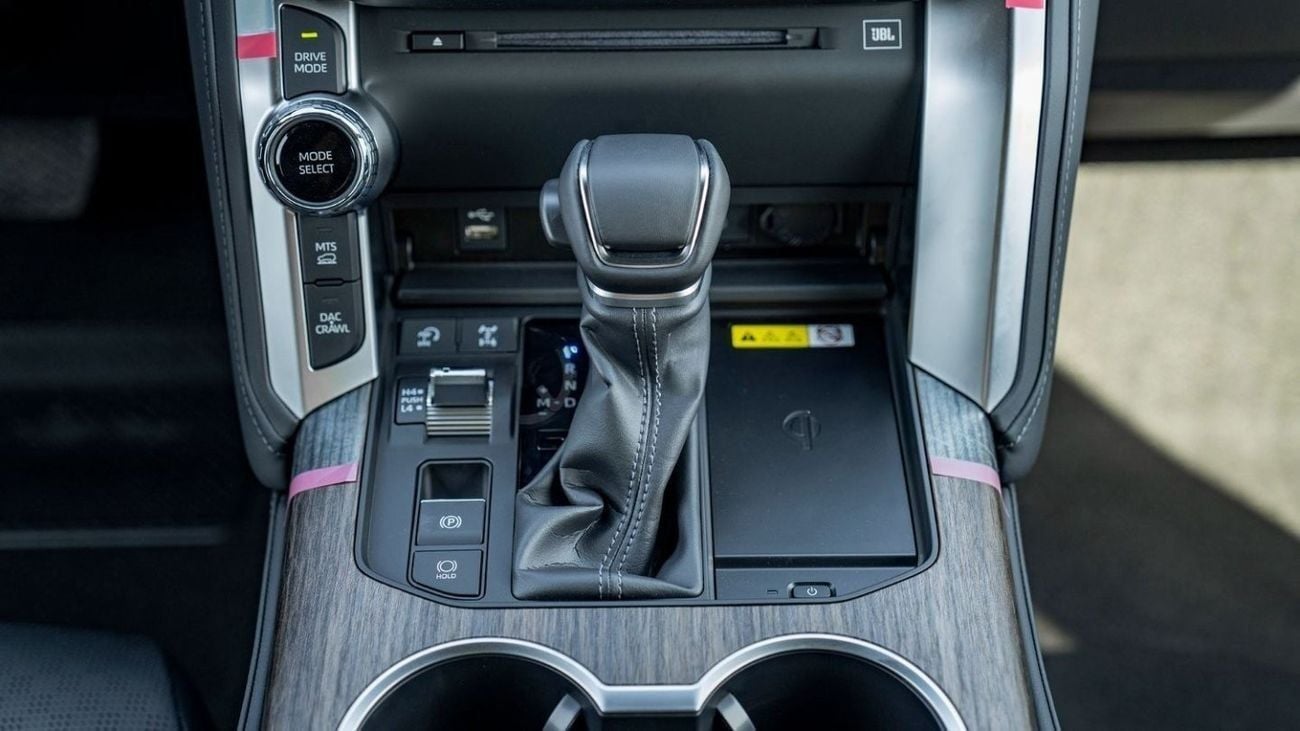 تويوتا لاند كروزر VXR Toyota land cruiser VXR 3.5L Petrol Full Option 2025