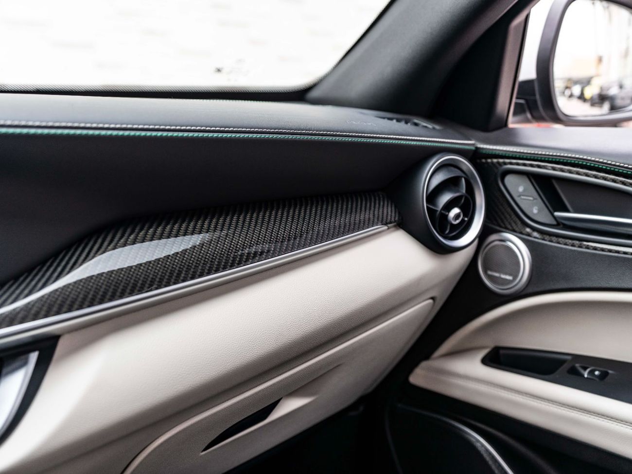 ألفا روميو ستيلفيو Quadrifoglio 2.9L (503 HP)