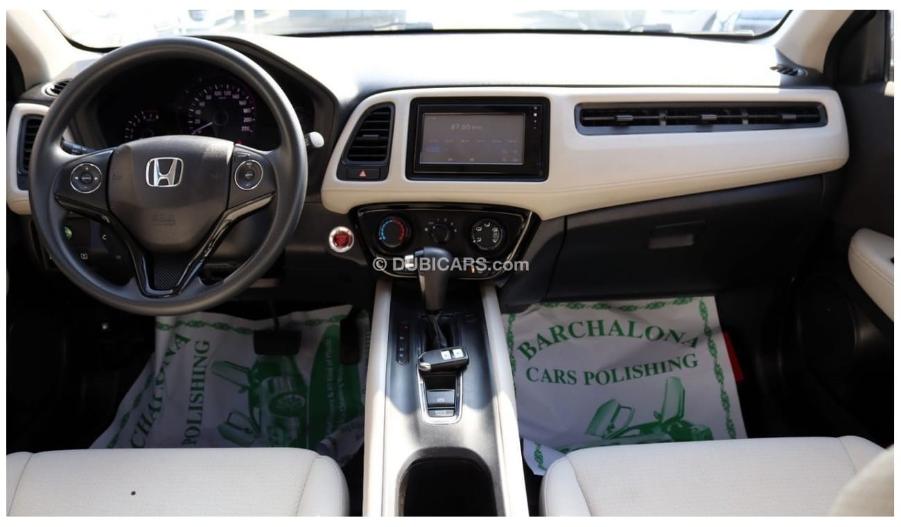 هوندا HRV EX خالية من الحوادث - خليجي - رقم 2 - صبغة وكالة - مكينة 1800 سي سي  - بحالة الوكالة من الداخل والخا