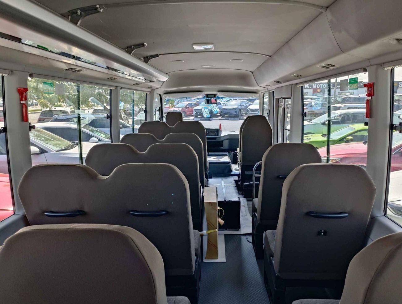 Toyota Coaster 4.2L V6 DIESEL / 23 STR M/T / AUTO DOOR /  LUGGAGE RACKS (CODE # CD42B)