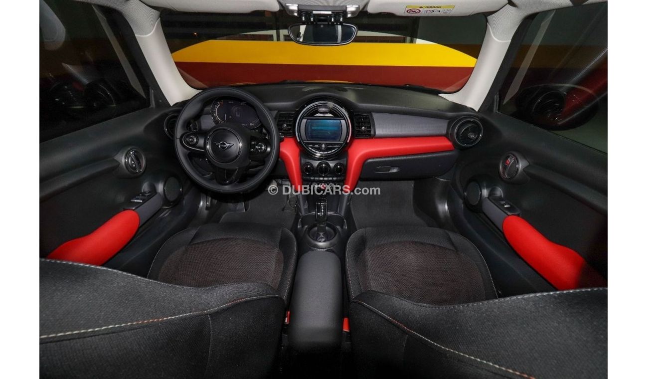 Mini Cooper Mini Cooper 2021 GCC under Warranty with Flexible Down-Payment.