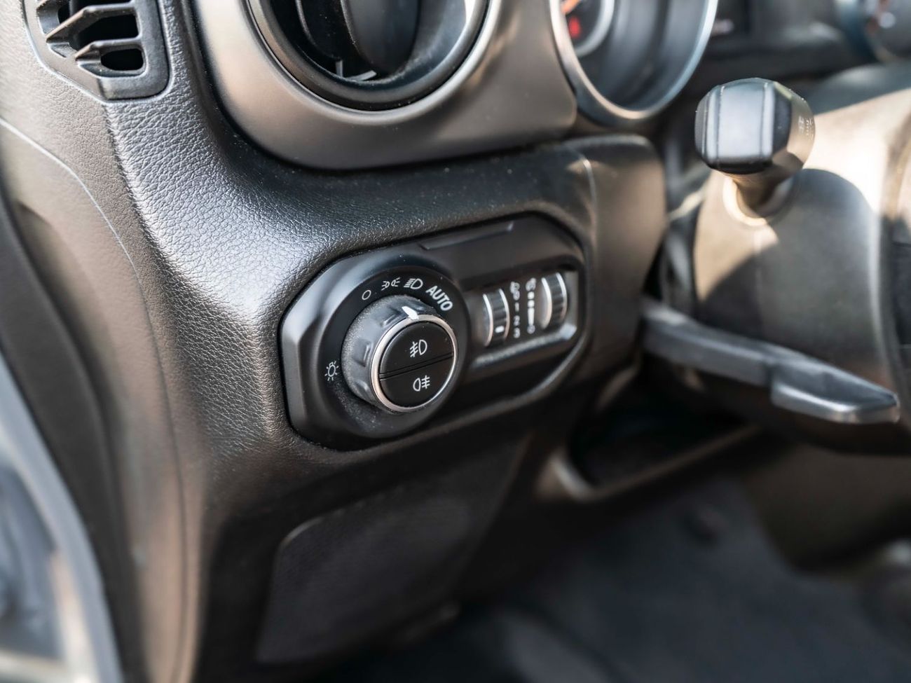 جيب رانجلر Sport 3.6L A/T (5 Seater)