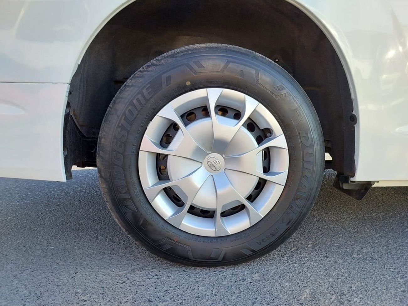 Toyota Hiace Commuter