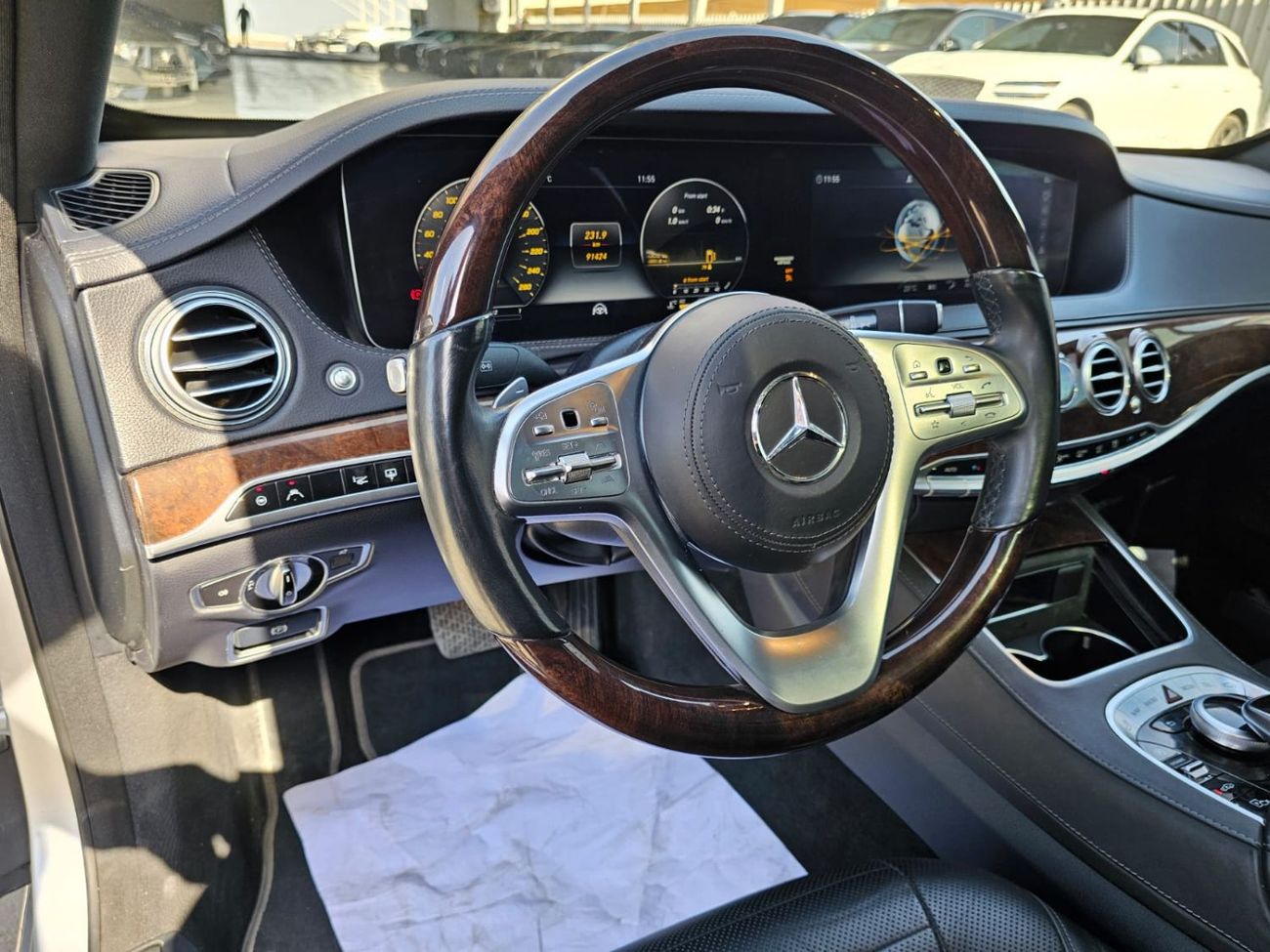 Mercedes-Benz S 560 Std 4.0L (463 HP)