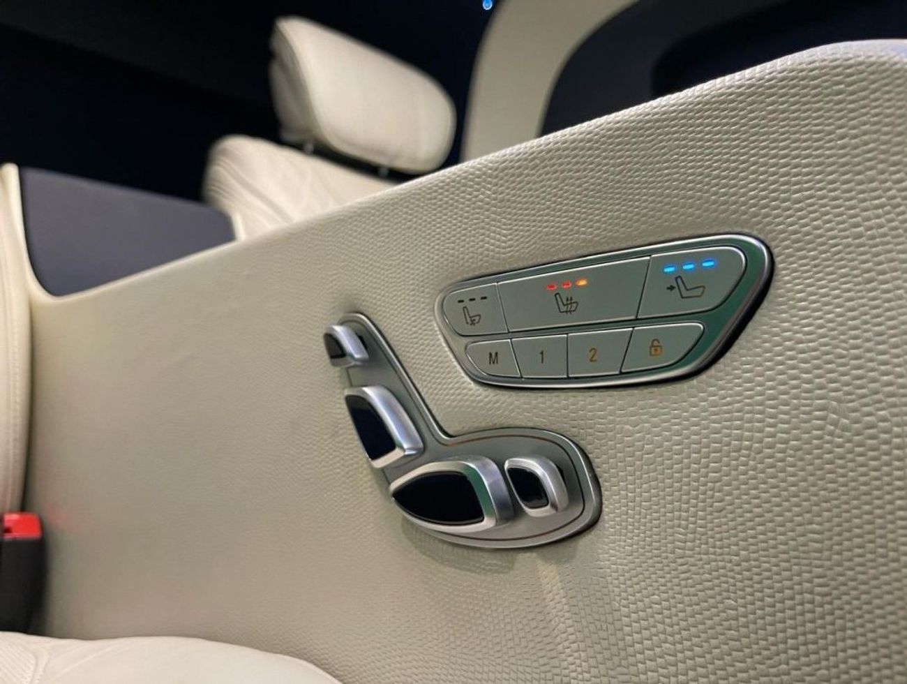 مرسيدس مايباخ V كلاس مايباخ ترقية VIP كاملة لمرسيدس V250 دول مجلس التعاون الخليجي