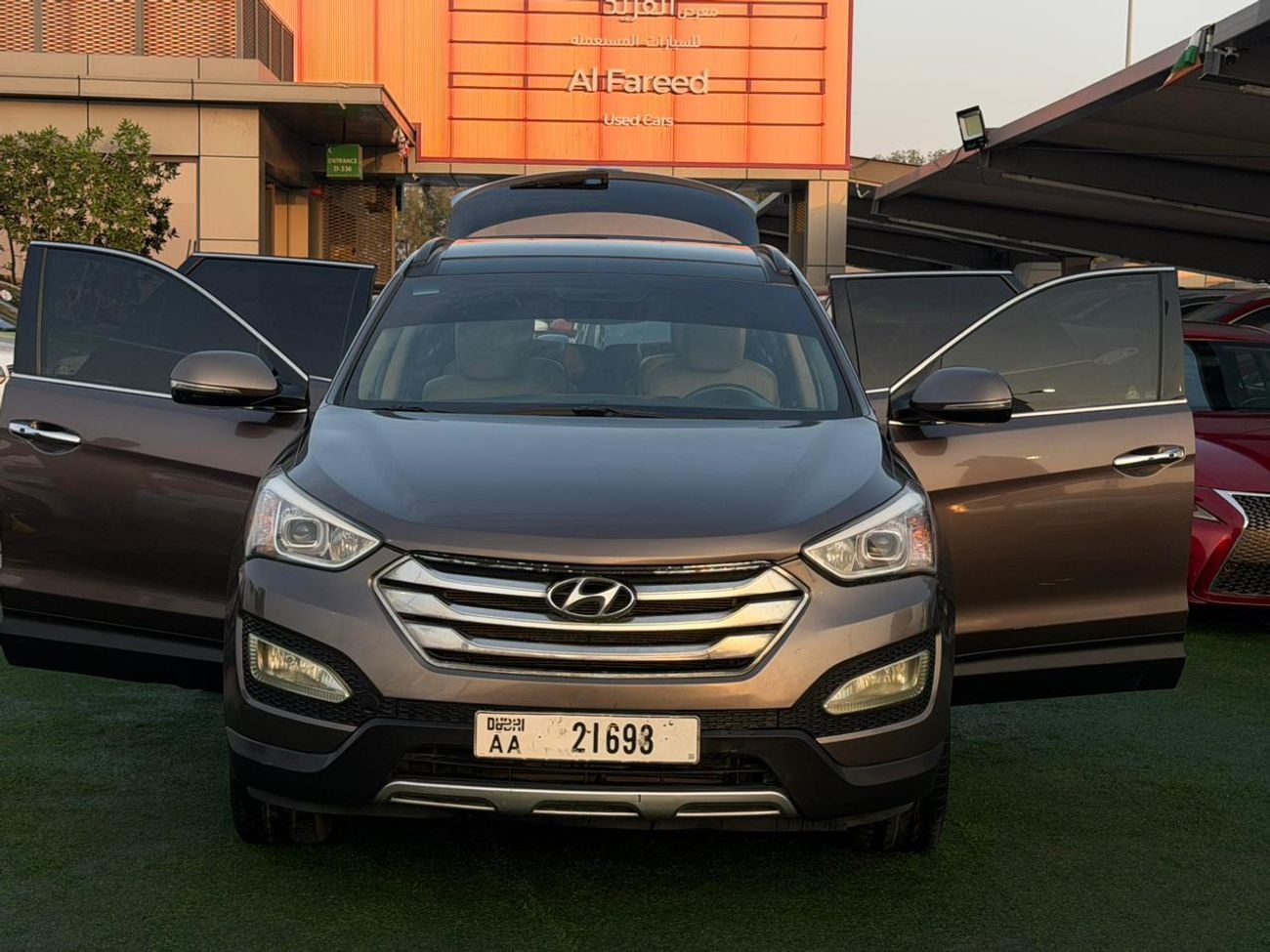 Hyundai Santa Fe fully loaded with panoramic sunroof