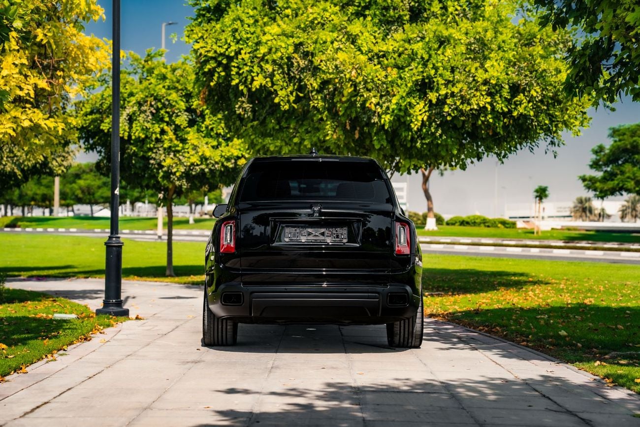 Rolls Royce Cullinan BLACK BADGE Fully loaded 2keys Original paint No Accident Under Warranty and Service Contract
