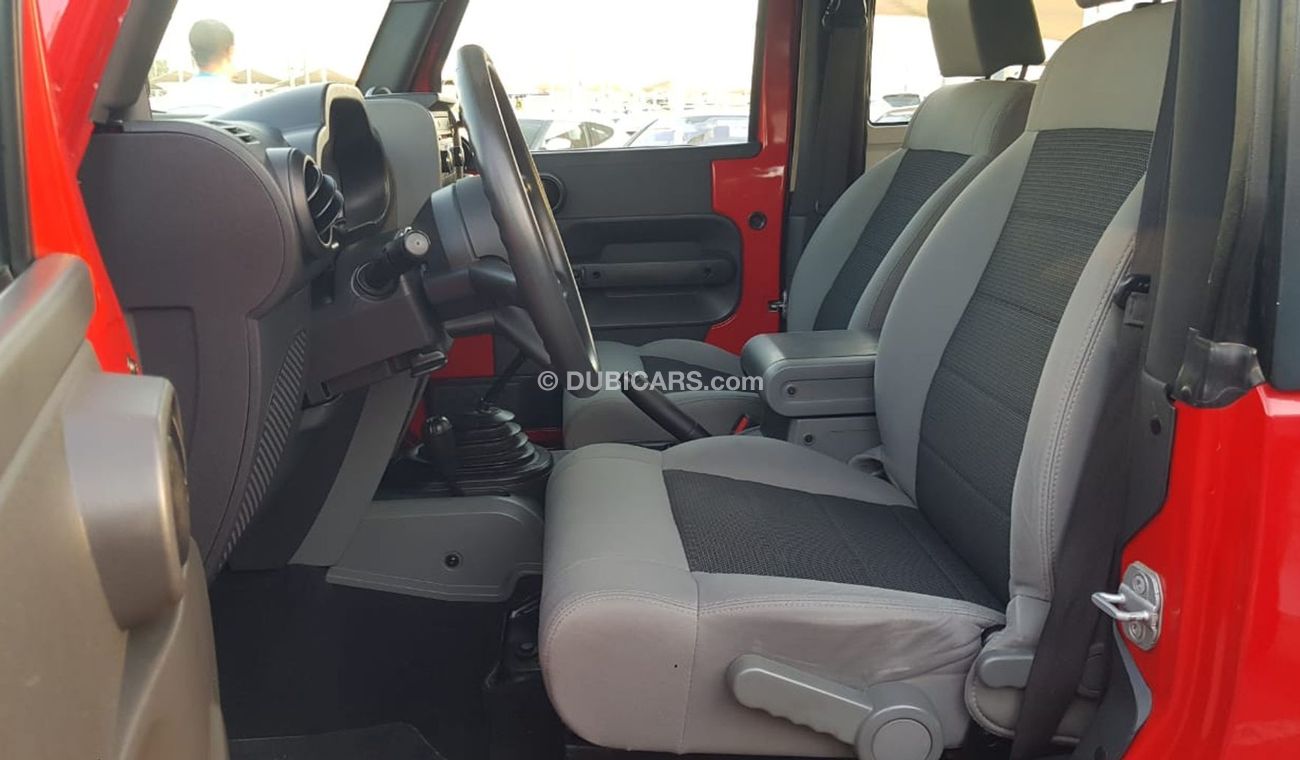 جيب رانجلر موديل 2010 خليجي حاله ممتازه من الداخل والخارج فل مواصفات جير عادي مالك واحد من الوكاله نظيف جدا