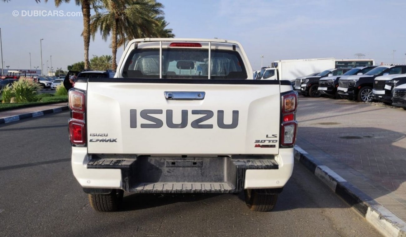 Isuzu DMax RG Crew 3.0L Diesel, pick up, 2023, 4x4, 4 doors, white color.