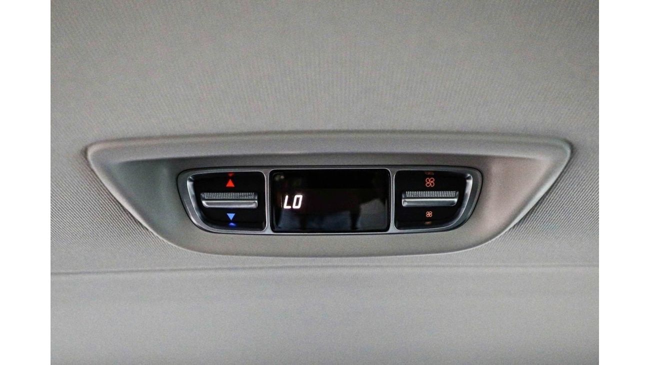 Mercedes Maybach V250 Maybach 2024 Mercedes Benz V250S 2.0 XL w/o R.Seat - Obsidian Black Metallic inside Santos Black (Fabric) | 