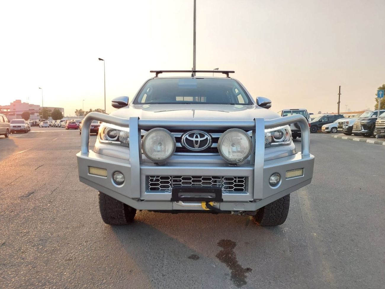 Toyota Hilux TOYOTA HILUX SR5 PICKUP RHD 2016 MODEL 2.8 L DIESEL AUTOMATIC(PM84762)