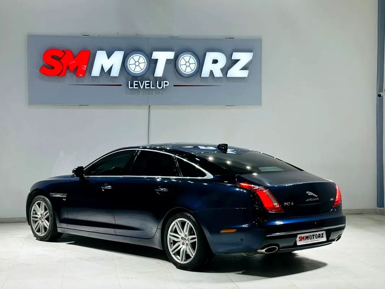 جاكوار XJ XJL GCC SPECS FULL OPTION RECENTLY SERVICE DONE FROM AGENCY 49K