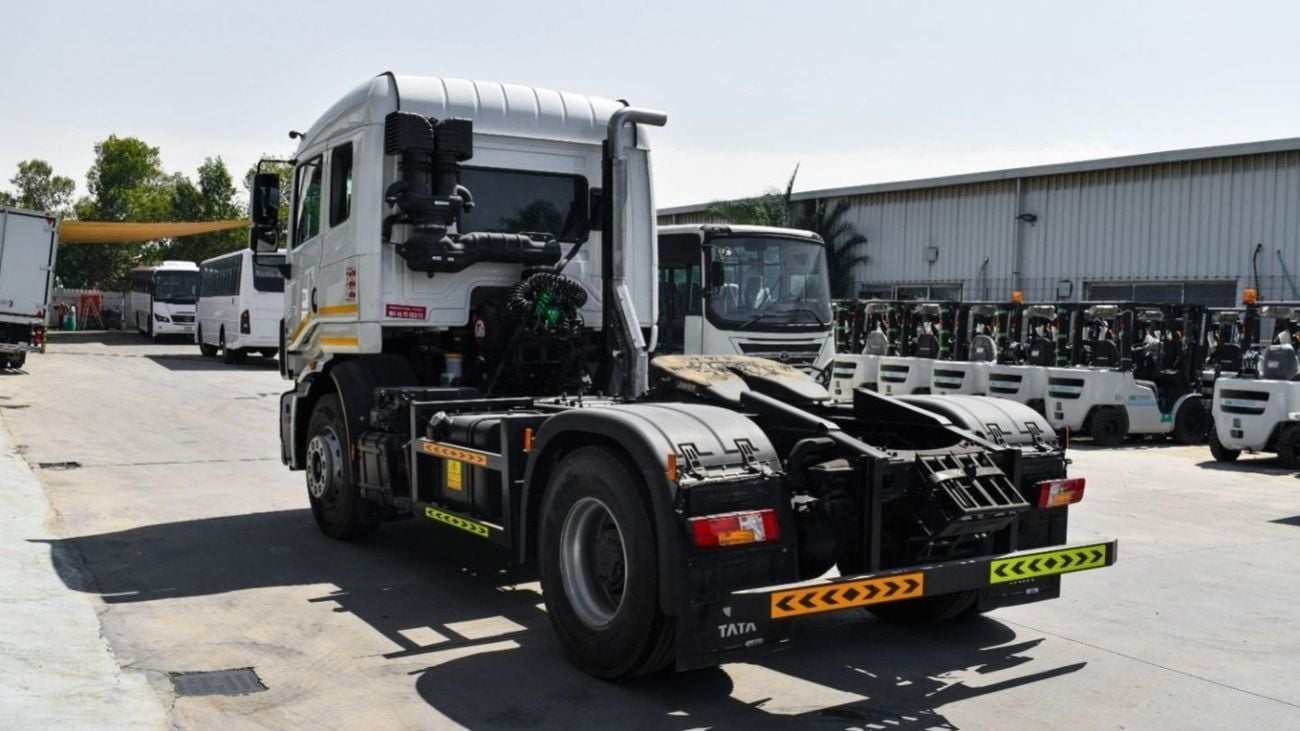Tata Prima TATA PRIMA 4X2 Tractor Head