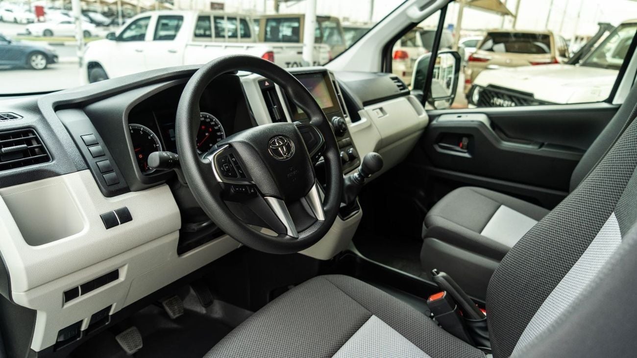 Toyota Hiace Hiace 3.5L || highroof || 13 seater 2026