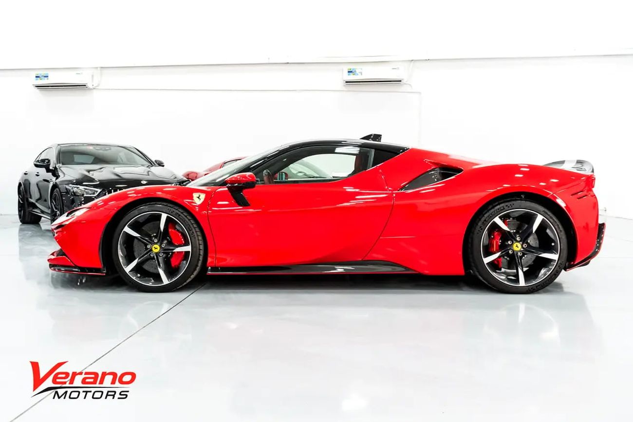 فيراري SF90 ستراديل SF90 Assetto Fiorano | Extended Carbon Spec | Al Tayer Service And Warranty | Full Spec