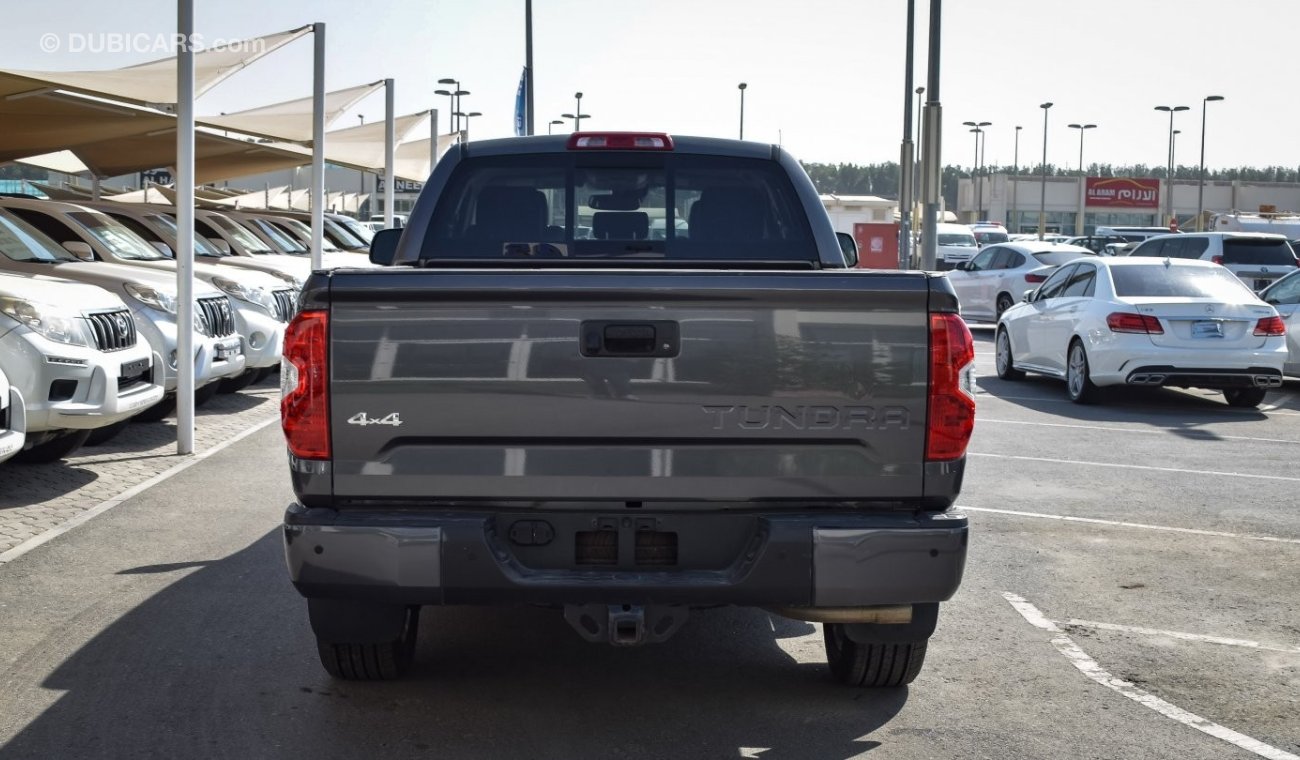 Toyota Tundra Limited  5.7 L