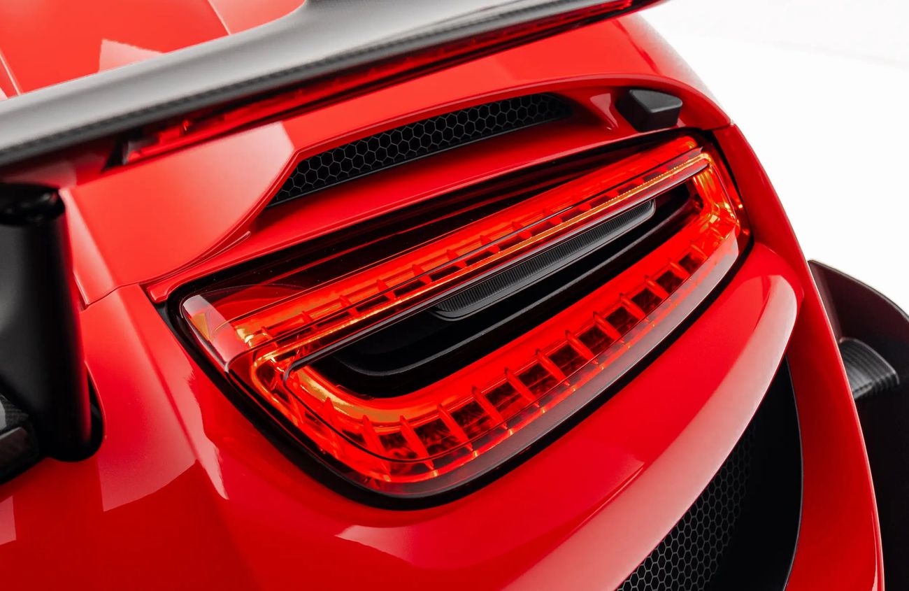 بورش 918 سبايدر 4.6L V8 N/A engine + Emotor