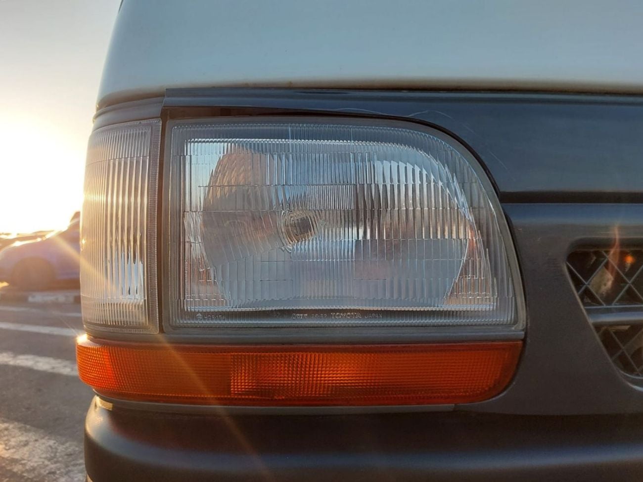 Toyota Hiace TOYOTA HIACE COMMUTER VAN RHD 2001 MODEL 2.4 L PETROL AUTOMATIC(PM06526)