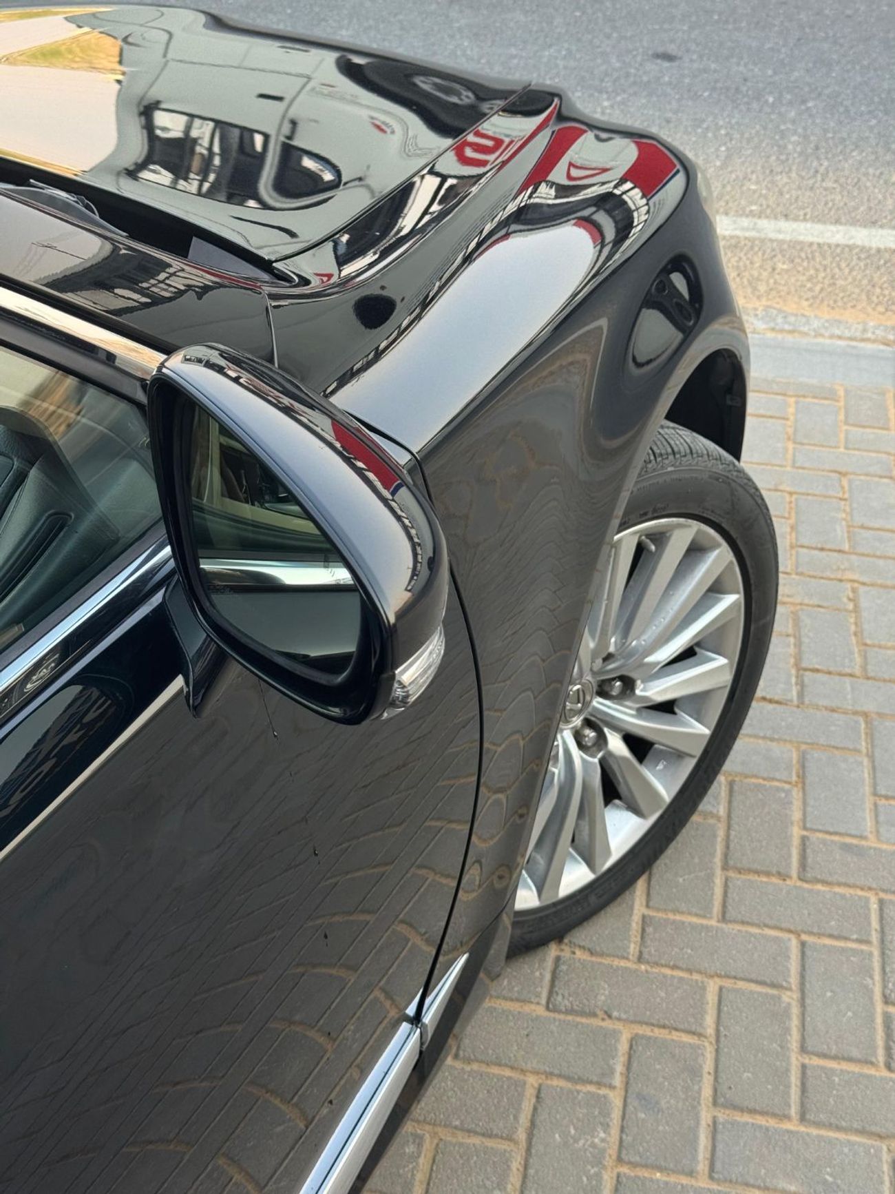 لكزس LS 460 كبيرة / محرك V8 سعة 4.6 لتر / مصابيح زينون ثلاثية / مقاعد تبريد وتدفئة / أبواب ناعمة الإغلاق / بحالة