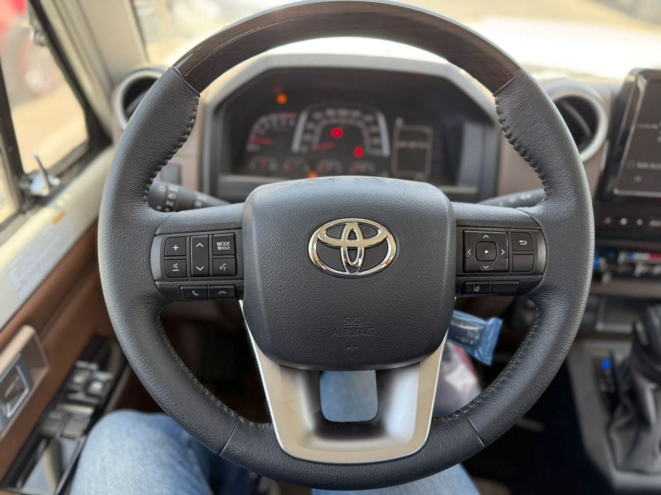 تويوتا لاند كروزر بيك آب TOYOTA LC79 PICKUP S/C , 2.8L Diesel A/T , FULL OPTION , MY25