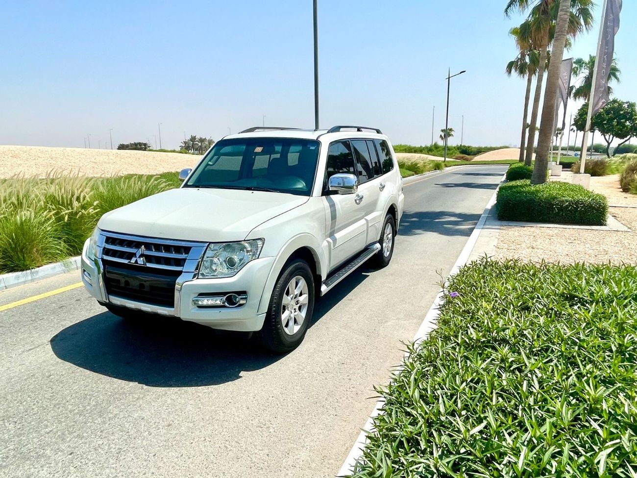 Mitsubishi Pajero GLS Mid Banking facilities without the need for a first payment