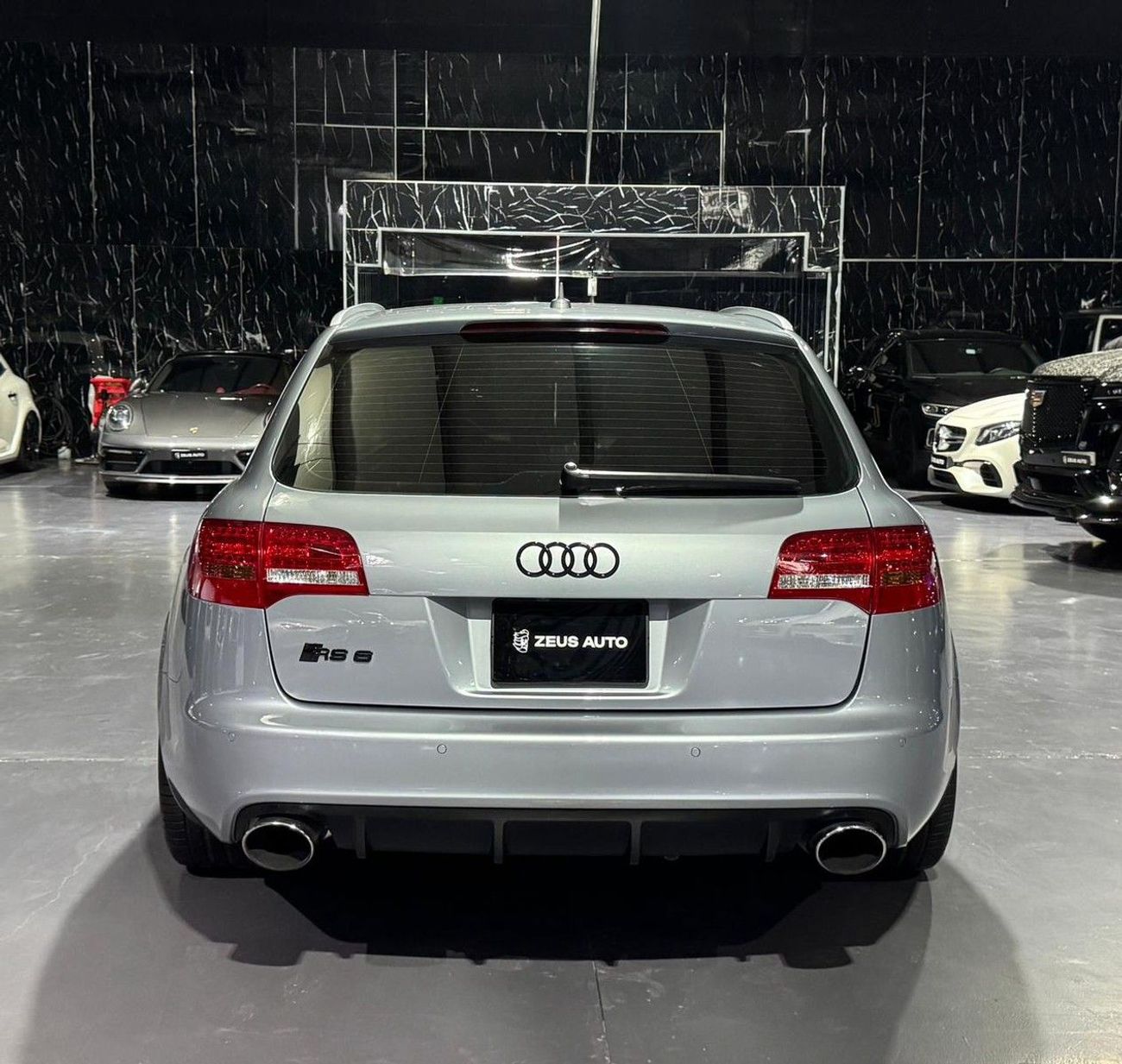 Audi RS6 RS6 Japanese | 5.0L V10 | 6 Speed