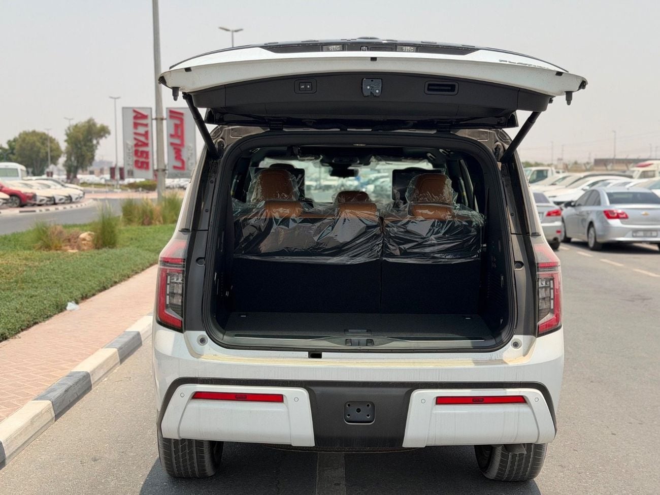 نيسان باترول LE PLATINUM CITY Nissan Patrol 3.5 platinum LE Full option black Roof 2026