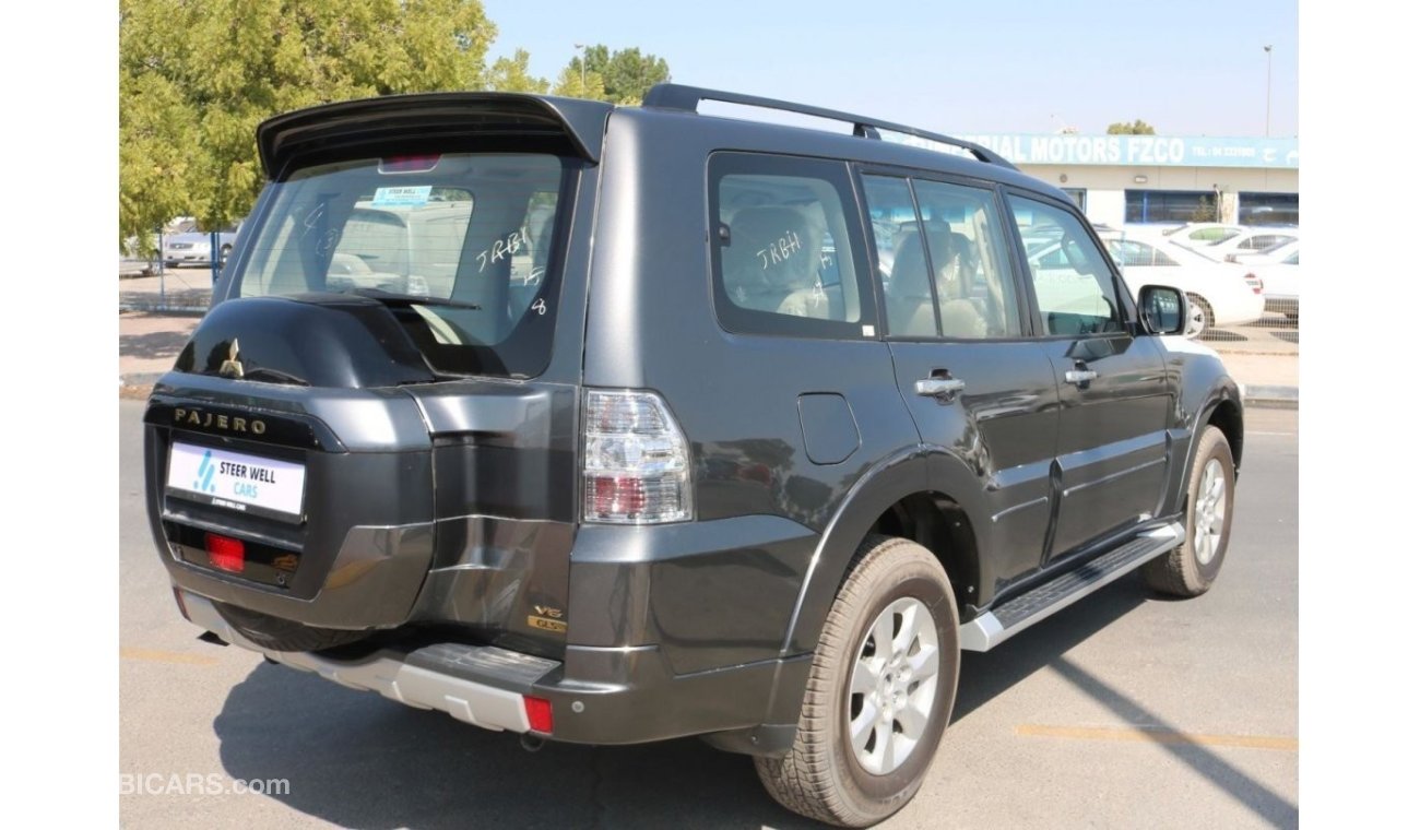 ميتسوبيشي باجيرو 2022 | BRAND NEW PAJERO 3.0 L - GLS V6 H/L - WITH SUNROOF - EXPORT ONLY