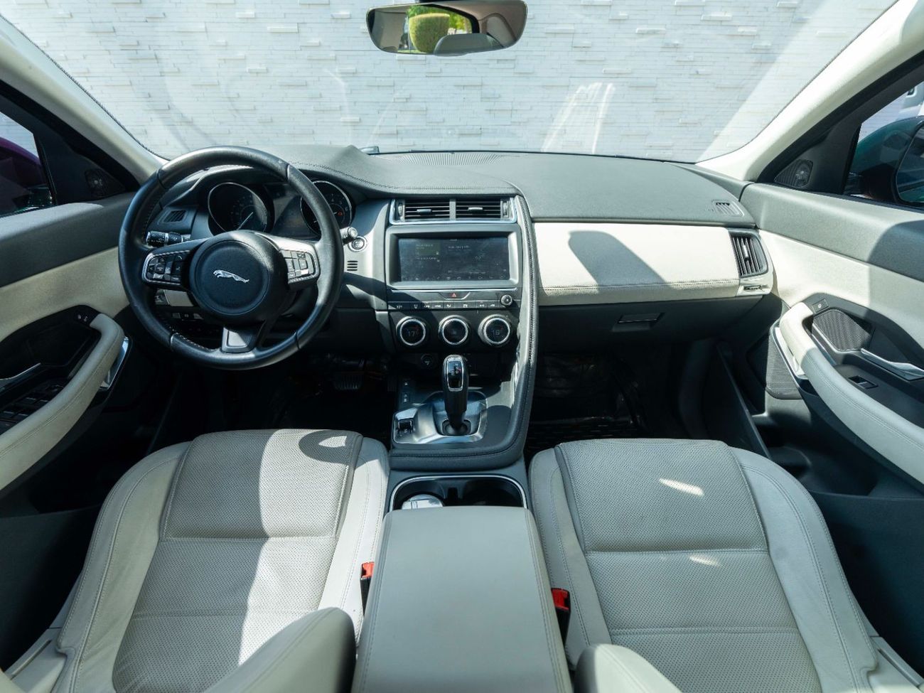 جاكوار E Pace AED 1,258 PM • E-PACE P200 AWD S • PRISTINE CONDITION