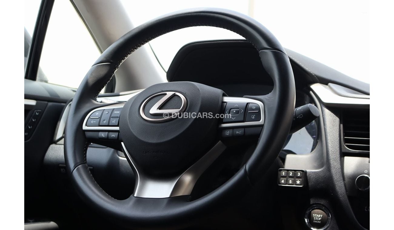 Lexus RX 300 Lexus RX300 Platinum / 2019 / 4 Cylinder