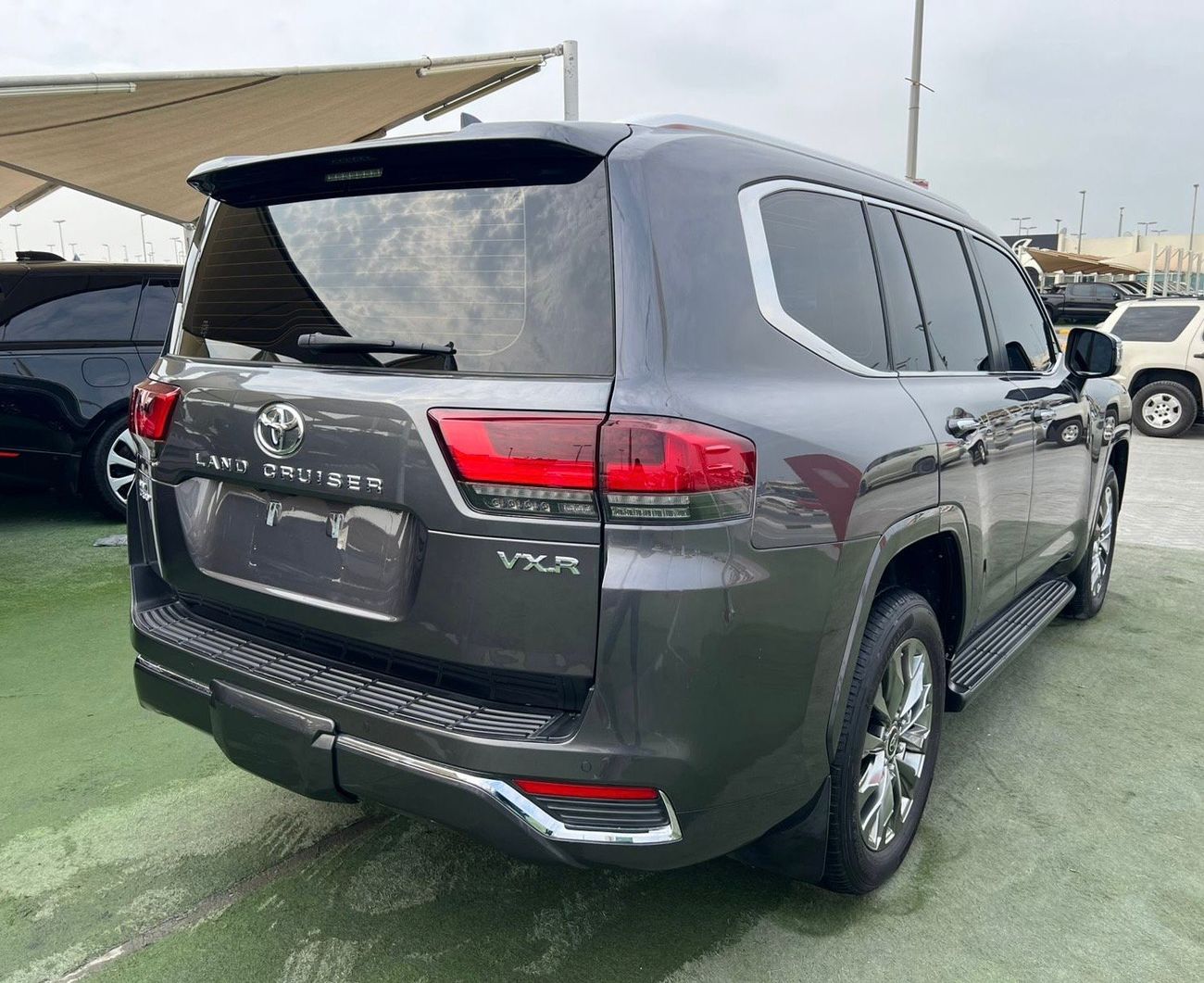 Toyota Land Cruiser 2022 MODEL VXR Twin Turbo 3.5L Full Option New Aarival