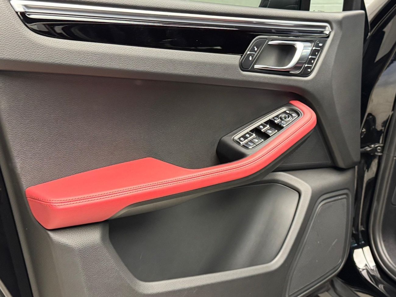 Porsche Macan Std 2.0L (260 HP)