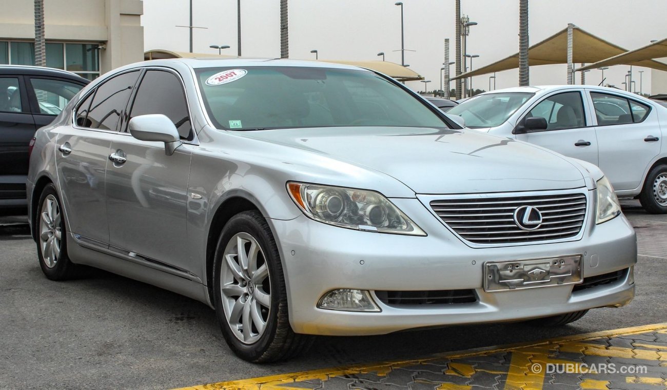 Lexus LS460 SHORT