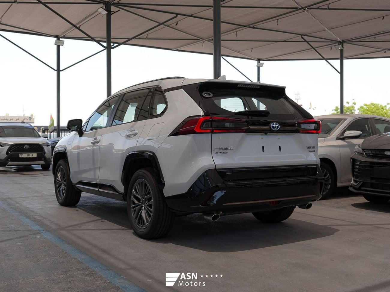 تويوتا وايلدلاندر 2.5L Hybrid 4WD Premium Edition 2025 (Export Price)