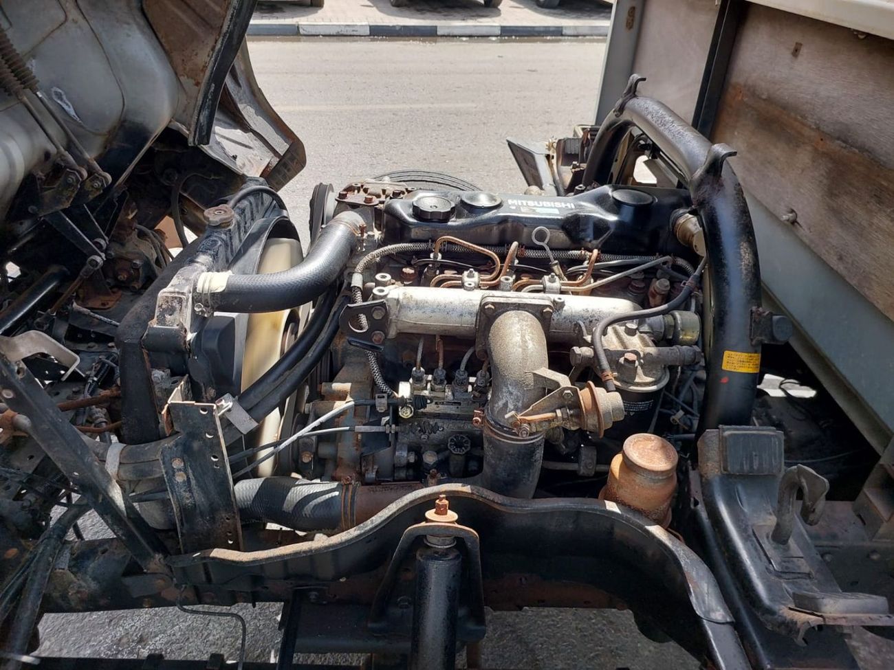 Mitsubishi Fuso Canter (RAMADAN OFFER) MITSUBISHI CANTER TRUCK RHD 1990 MODEL 3.9 L DIESEL MANUAL(PM40199)