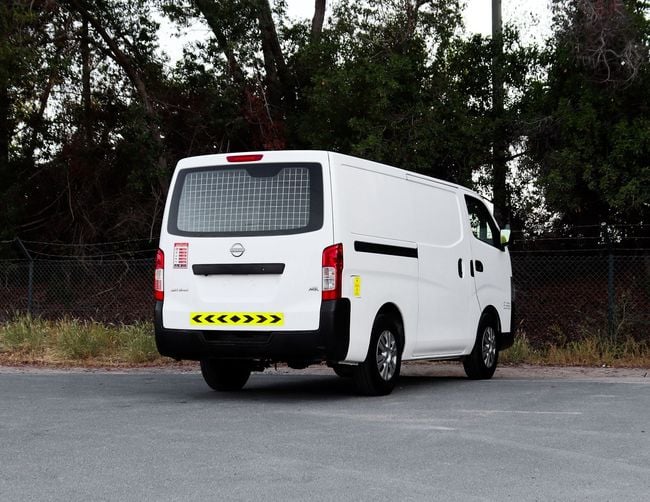 Nissan Urvan Van 2.5 L 2023 GCC Accident-Free In Excellent Condition 958 P.M, миниатюра 23