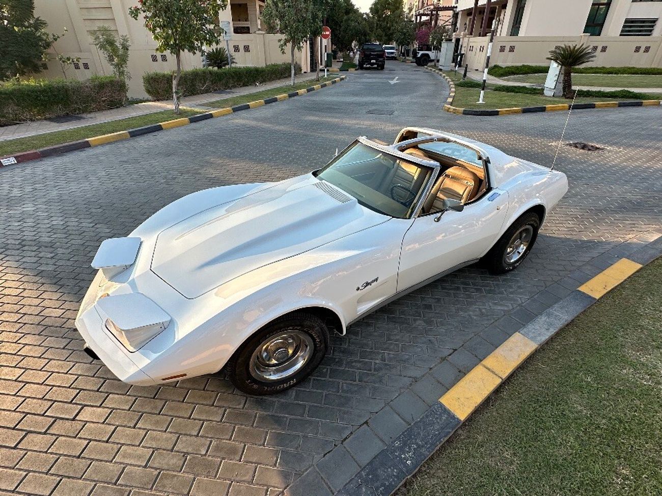 Chevrolet Corvette Coupe T-Top 350 CI