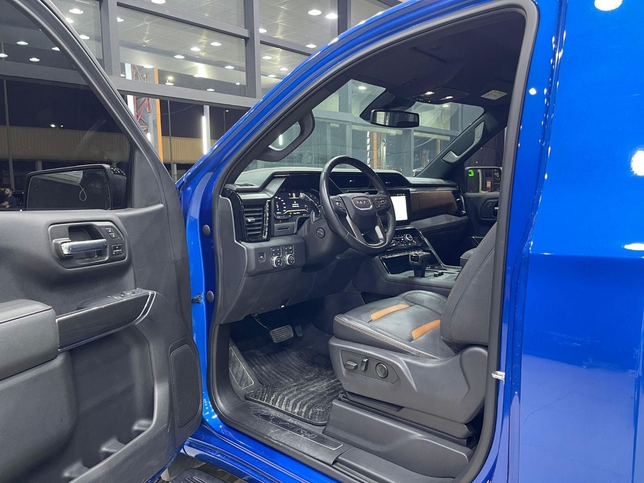 GMC Sierra 5.3L V8 AT4 Crew Cab (AWD)