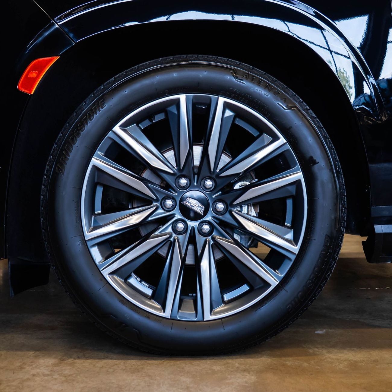Cadillac Escalade Premium Luxury Platinum 6.2L AWD AED 4,024 P.M • 0% Downpayment • Cadillac Escalade Premium Luxury P