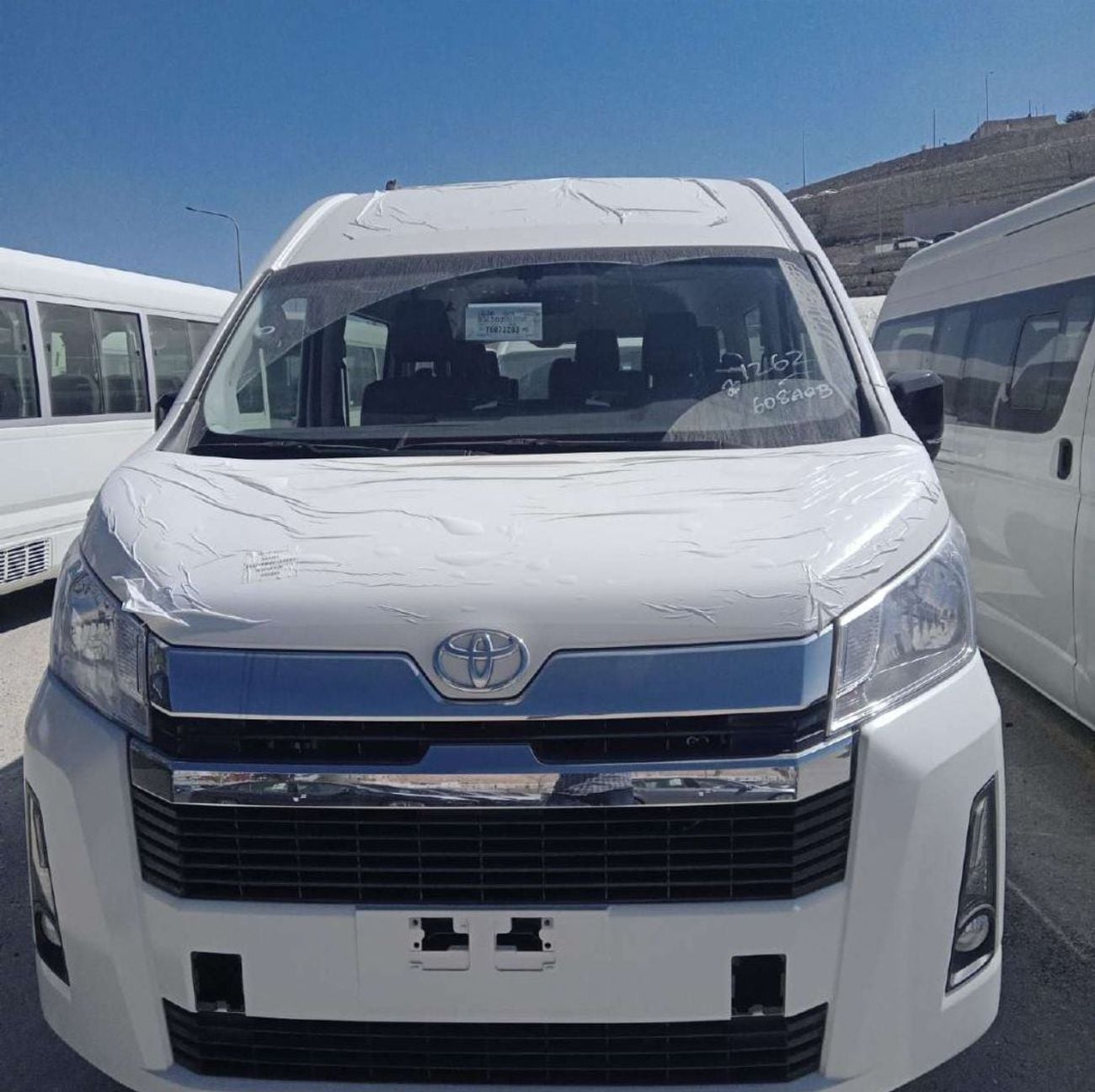 تويوتا هاياس GL 2.8L . Diesel . Automatic . Rear Wheel Drive . High Roof