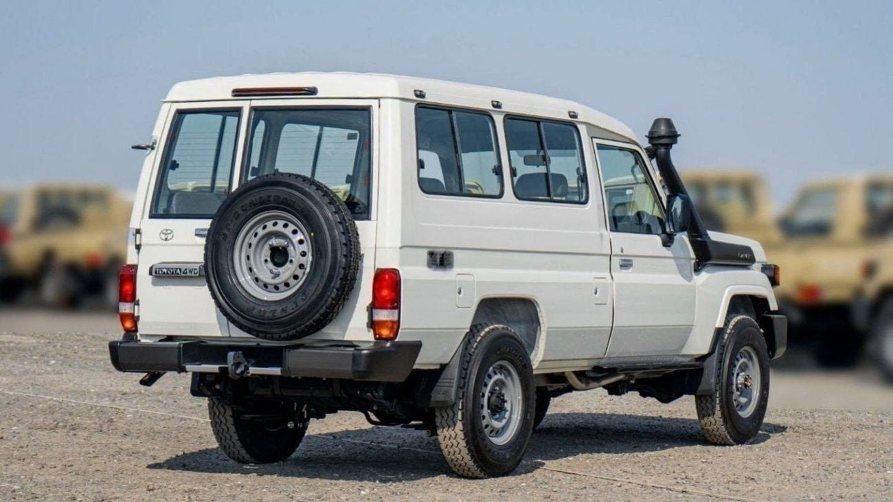 تويوتا لاند كروزر 70 TOYOTA LAND CRUISER 3 DOORS 4.2L DIESEL MY3024