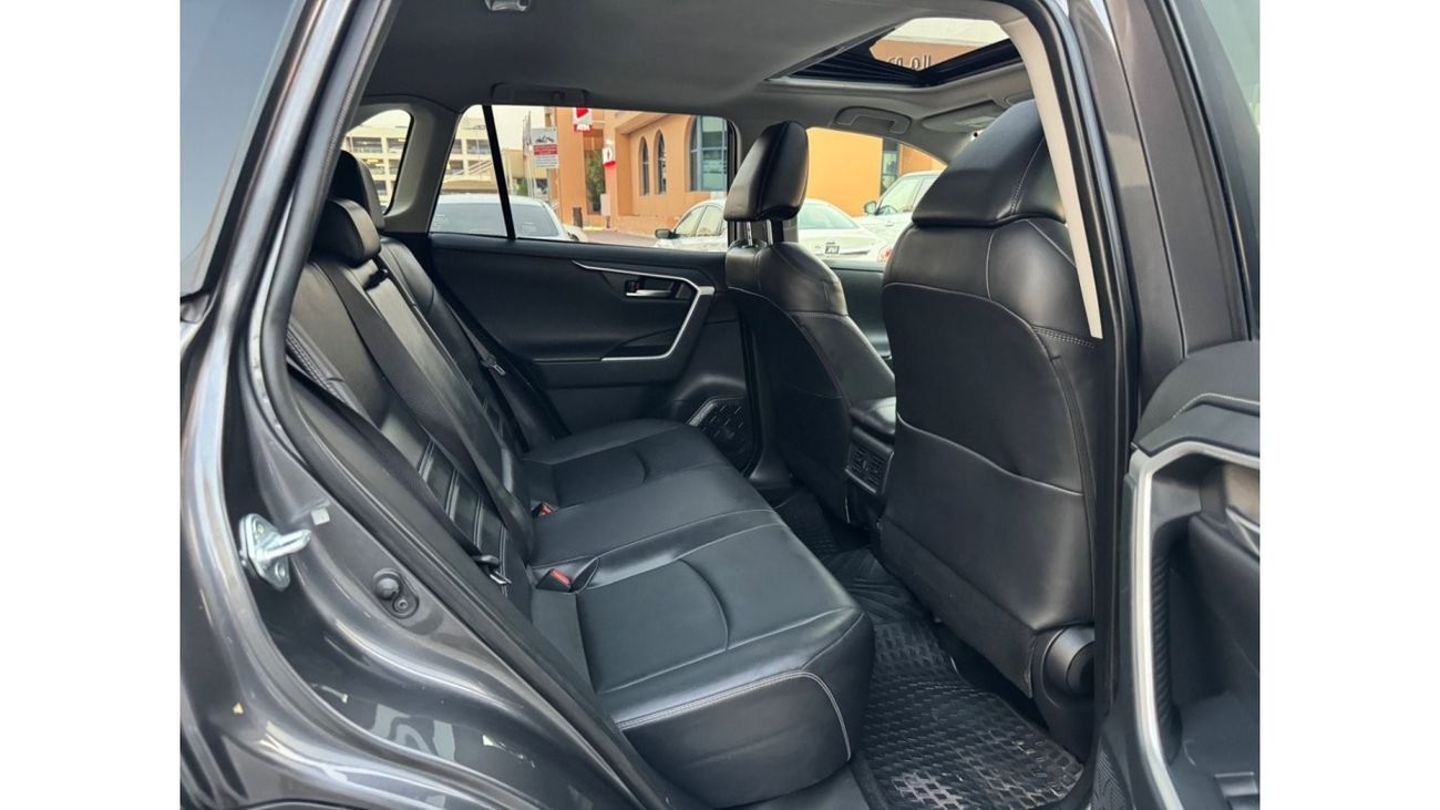 تويوتا راف ٤ 2019 LIMITED AWD SUNROOF UAE PASS