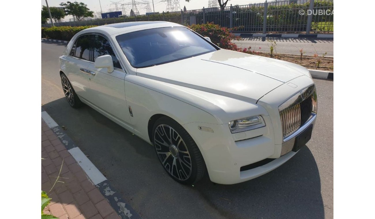 Rolls-Royce Ghost 2012 REAR ENTERTAINMENT JAPANESE SPECS