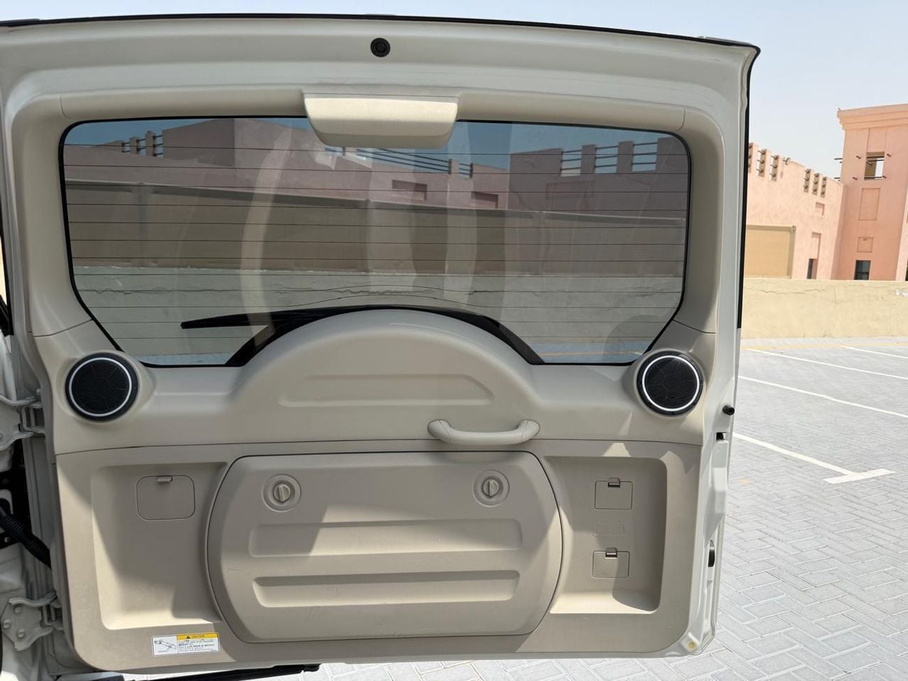 ميتسوبيشي باجيرو  3.5L Petrol | RockFord System | Sunroof